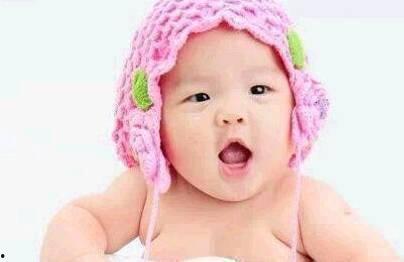 宝宝吃白瓜的视频播放,萌态十足，视频播放引网友热议