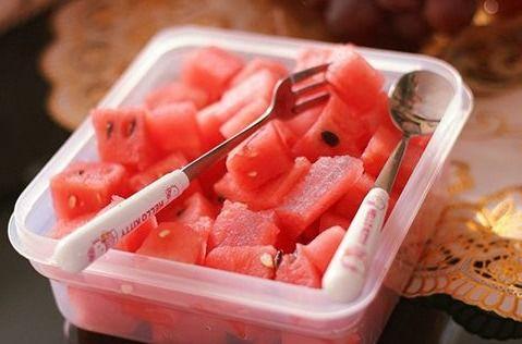 过年吃瓜妇女吃瓜视频,过年吃瓜妇女欢乐视频走红网络