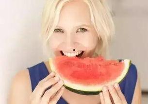 过年吃瓜妇女吃瓜视频,过年吃瓜妇女欢乐视频走红网络