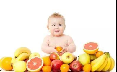 小宝宝吃脆瓜的视频,小宝贝品尝脆瓜美味瞬间