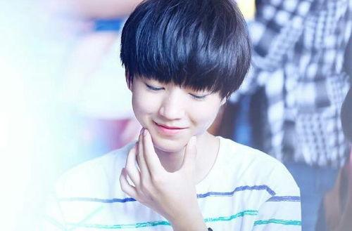 快乐吃瓜王俊凯视频下载,萌态十足引网友热议