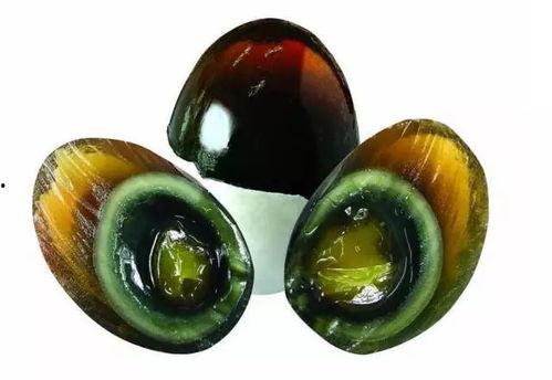 吃瓜拉丝皮蛋视频,吃瓜视频带你领略传统美食魅力