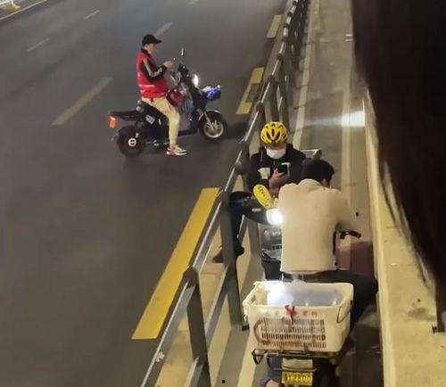 围观路过吃瓜群众视频在线观看,揭秘热门吃瓜视频背后的故事