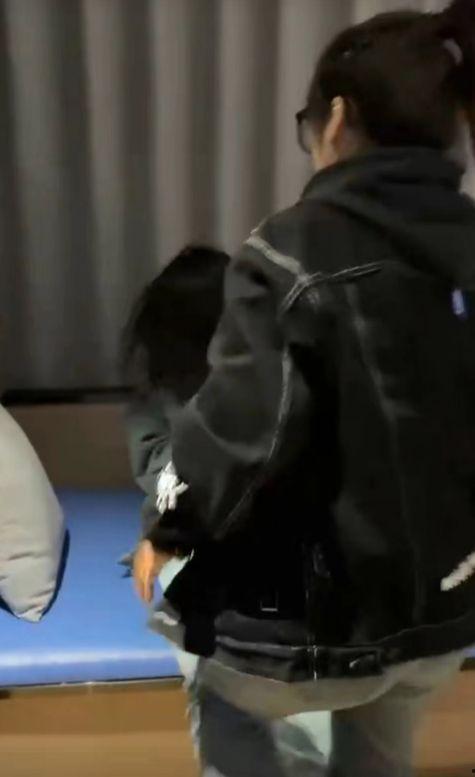 女学生打架吃瓜视频大全,女学生激烈打斗瞬间，网友热议视频大全