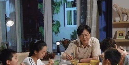 小八吃瓜剧组后续视频,揭秘幕后花絮，精彩瞬间大盘点