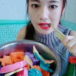 小厨神吃瓜视频,揭秘美食背后的趣味故事